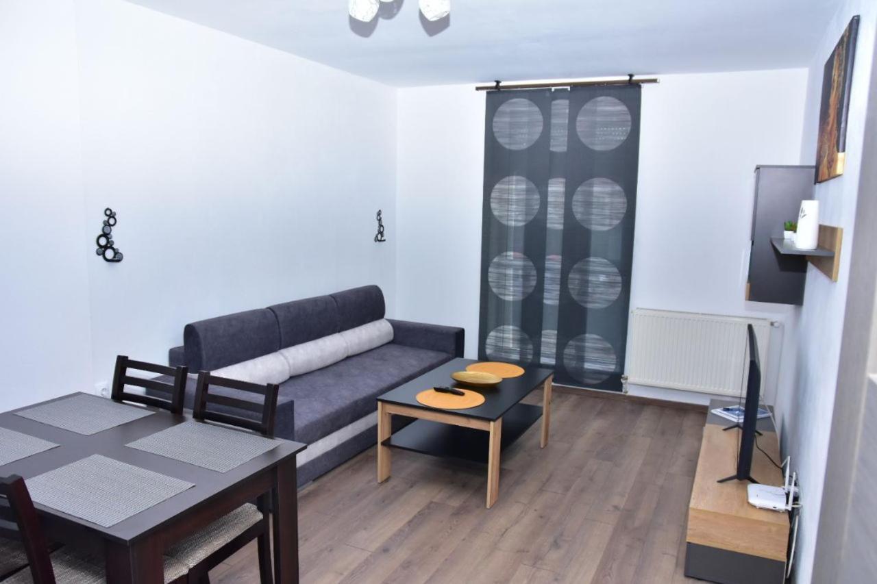 Apartament Dabe Hd Vajdahunyad Kültér fotó