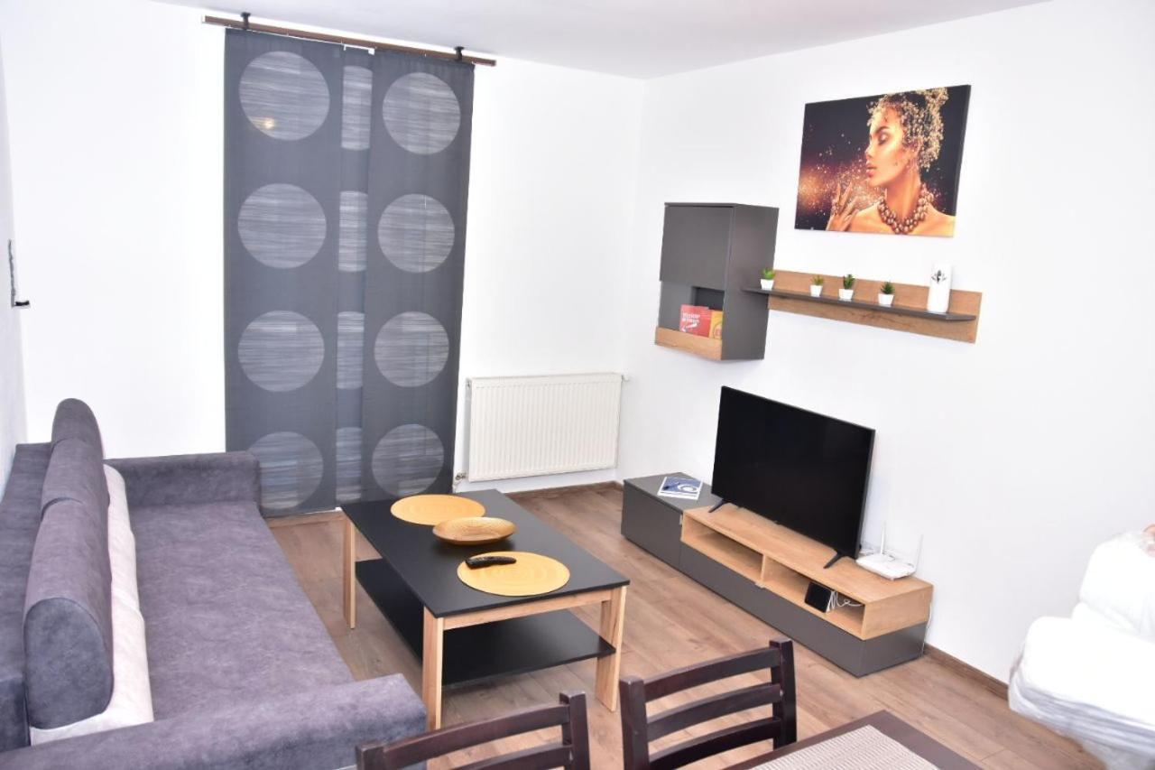 Apartament Dabe Hd Vajdahunyad Kültér fotó