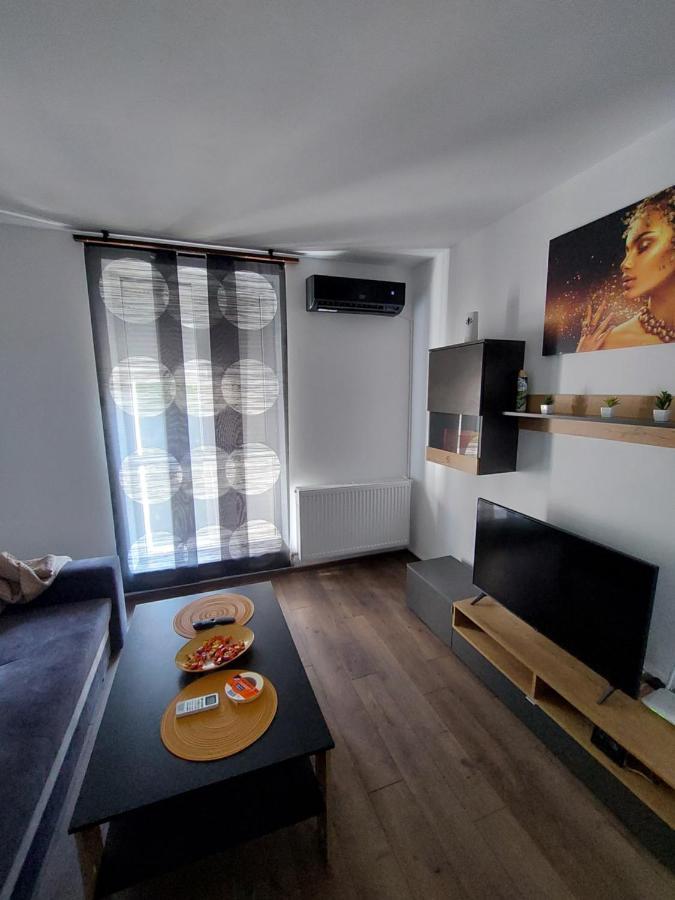 Apartament Dabe Hd Vajdahunyad Kültér fotó